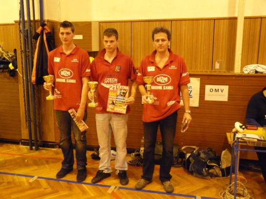 Na stupni vítězů zleva boskovický David Jakub, Tomáš Fleišman z Mostu a také boskovický Bohumil Feruga